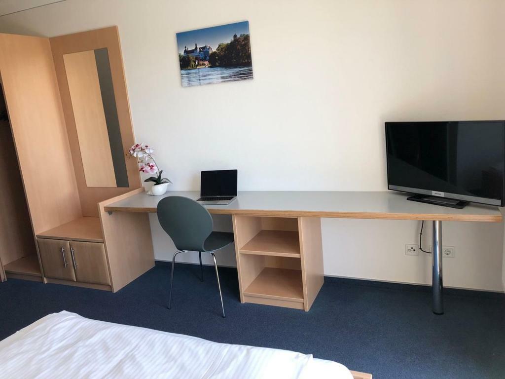 Sporthotel Neuburg นอยบวร์ก อันแดร์ โดเนา ภายนอก รูปภาพ
